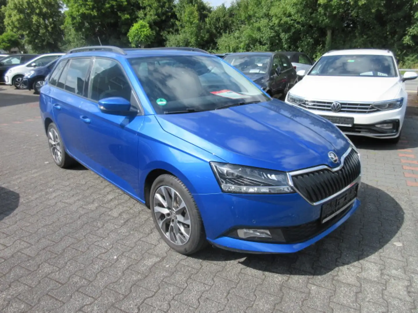 Skoda Fabia CLEVER Combi 1.0 TSI NAVI AHK ALU APS SITZHEIZUNG  Blau - 1