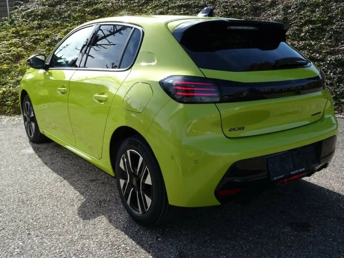 Peugeot 208 Hybrid 110 Allure Automatik Gelb - 2