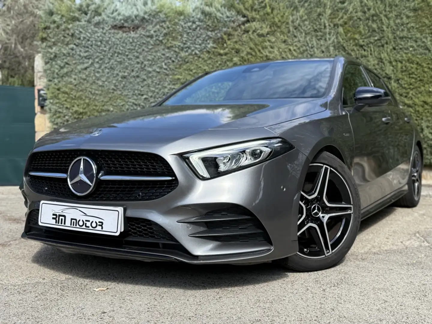 Mercedes-Benz A 180 180d 7G-DCT Gris - 1