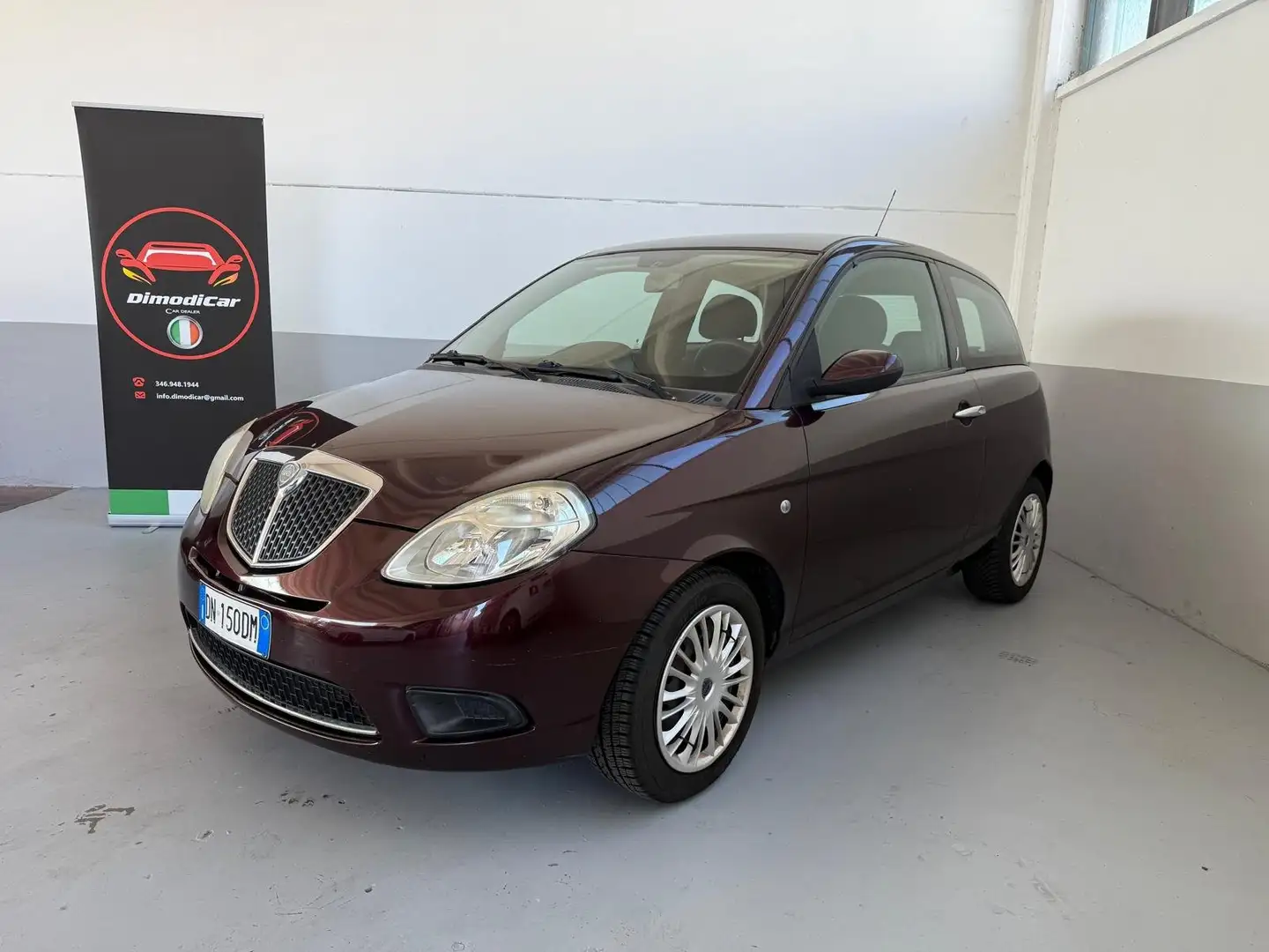 Lancia Ypsilon DISTRIBUZIONE NUOVA GOMME NUOVE Burdeos - 1