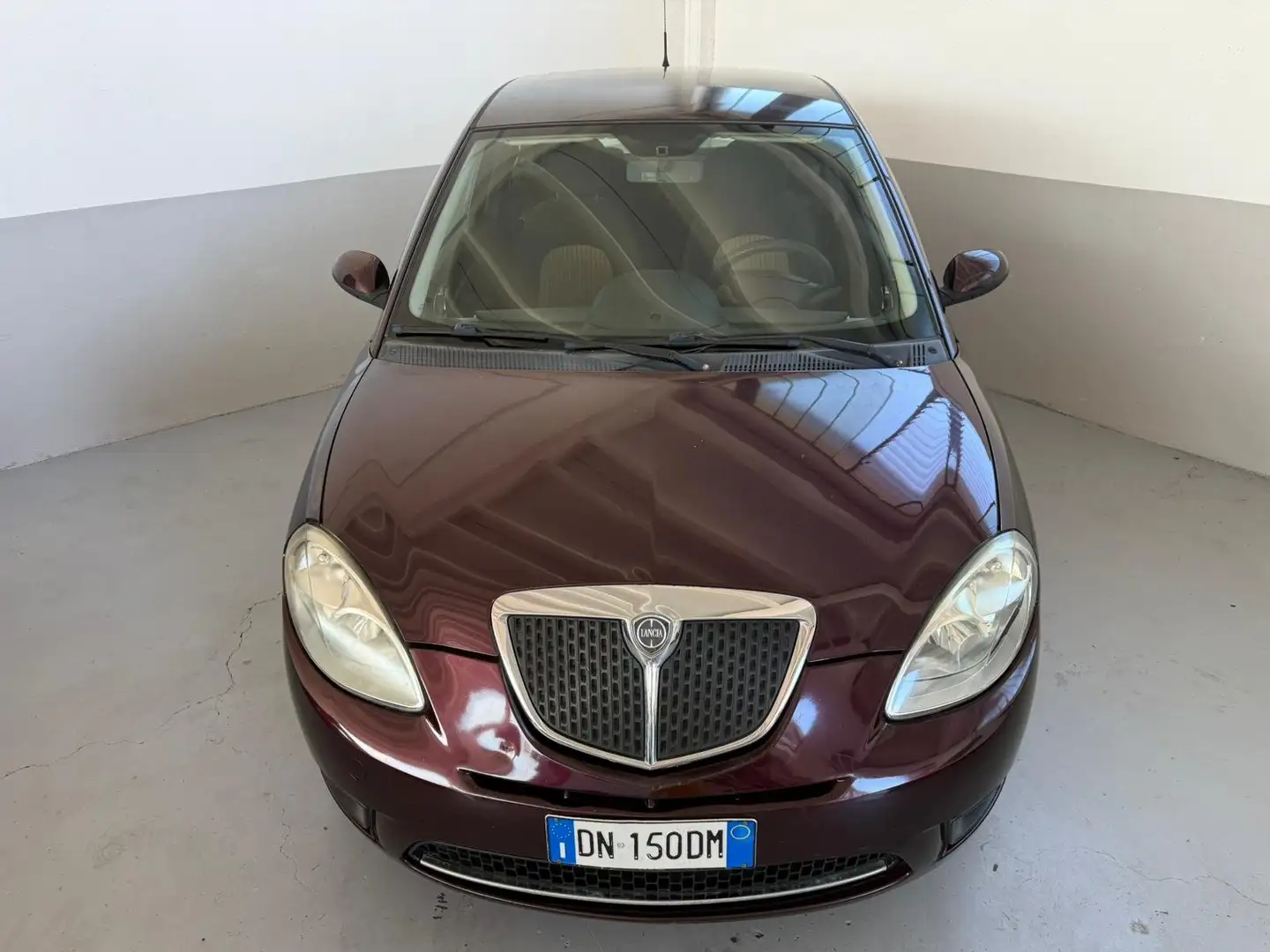 Lancia Ypsilon DISTRIBUZIONE NUOVA GOMME NUOVE Burdeos - 2