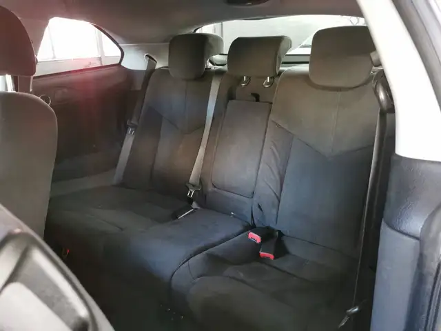 Alfa Romeo GT view 8