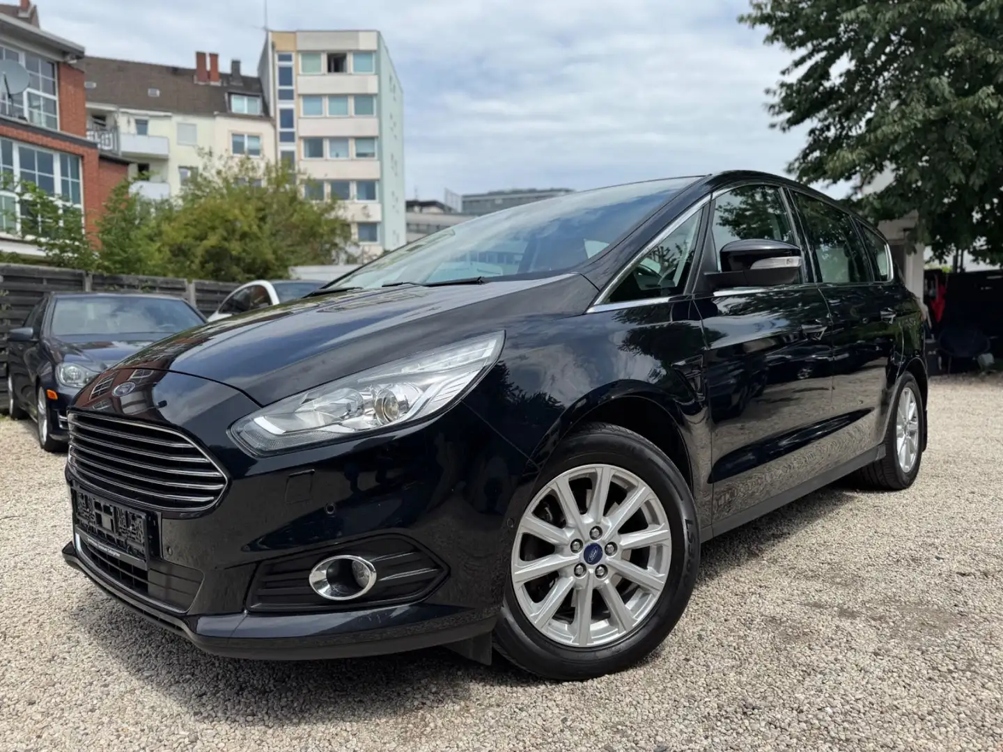 Ford S-Max S-MAX 2.0TDCI Titanium/AUT./KEY-GO/SHZ/NAVI/EUR6 Zwart - 1