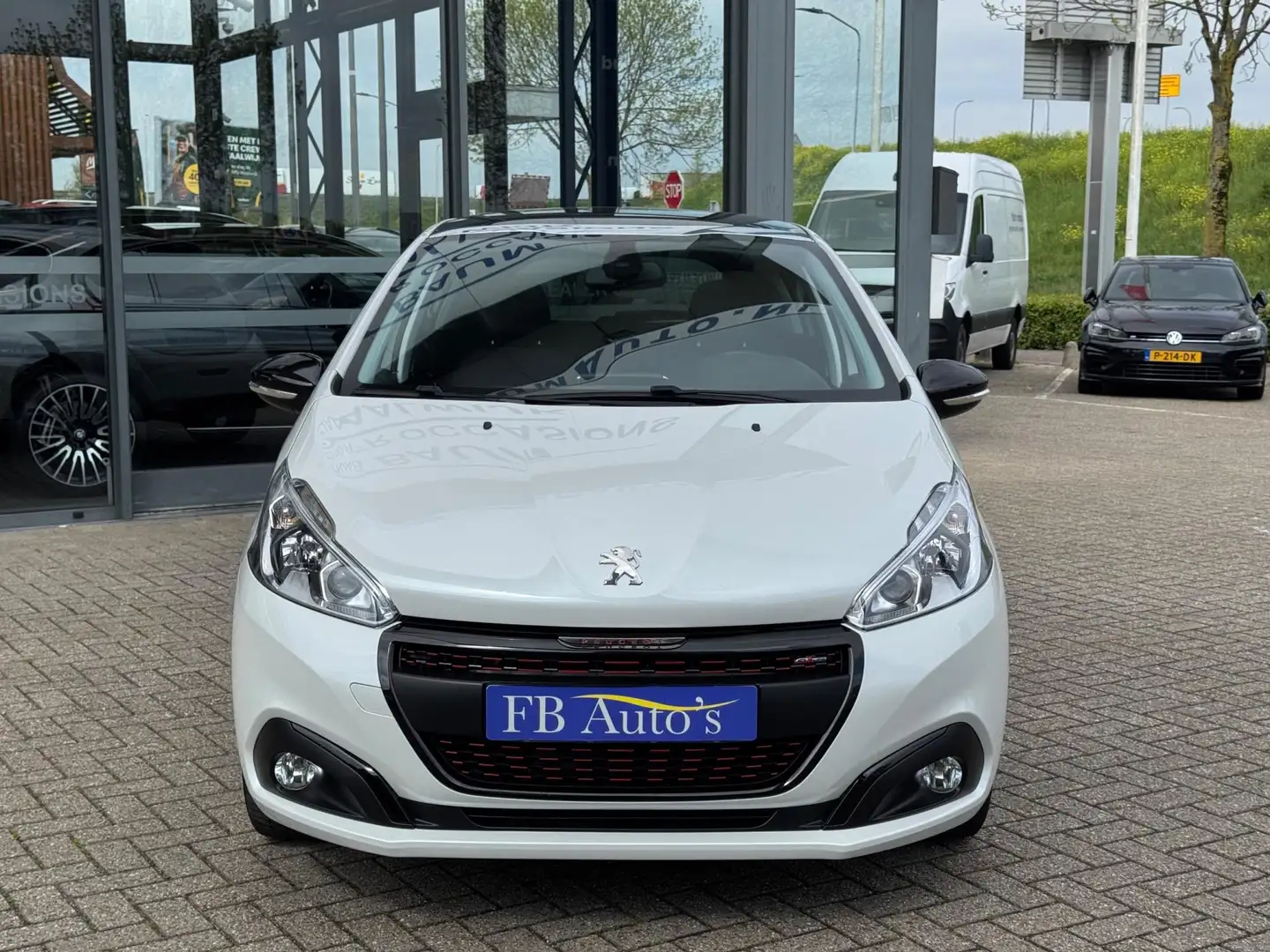 Peugeot 208 1.2 PureTech GT-line Airco Lmv Navi Cruise Wit - 2