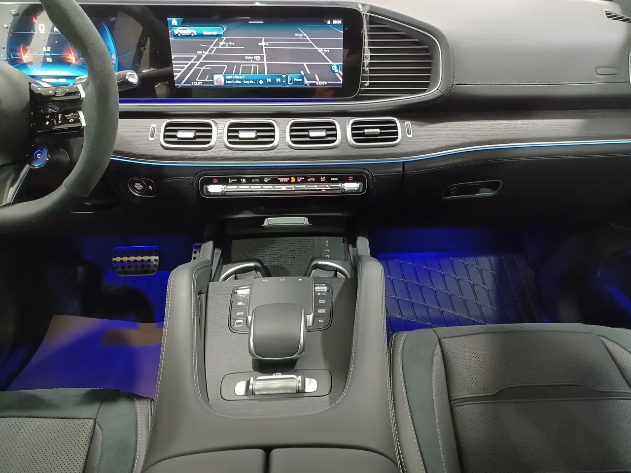 Mercedes-Benz GLE снимка Mercedes-Benz GLE
