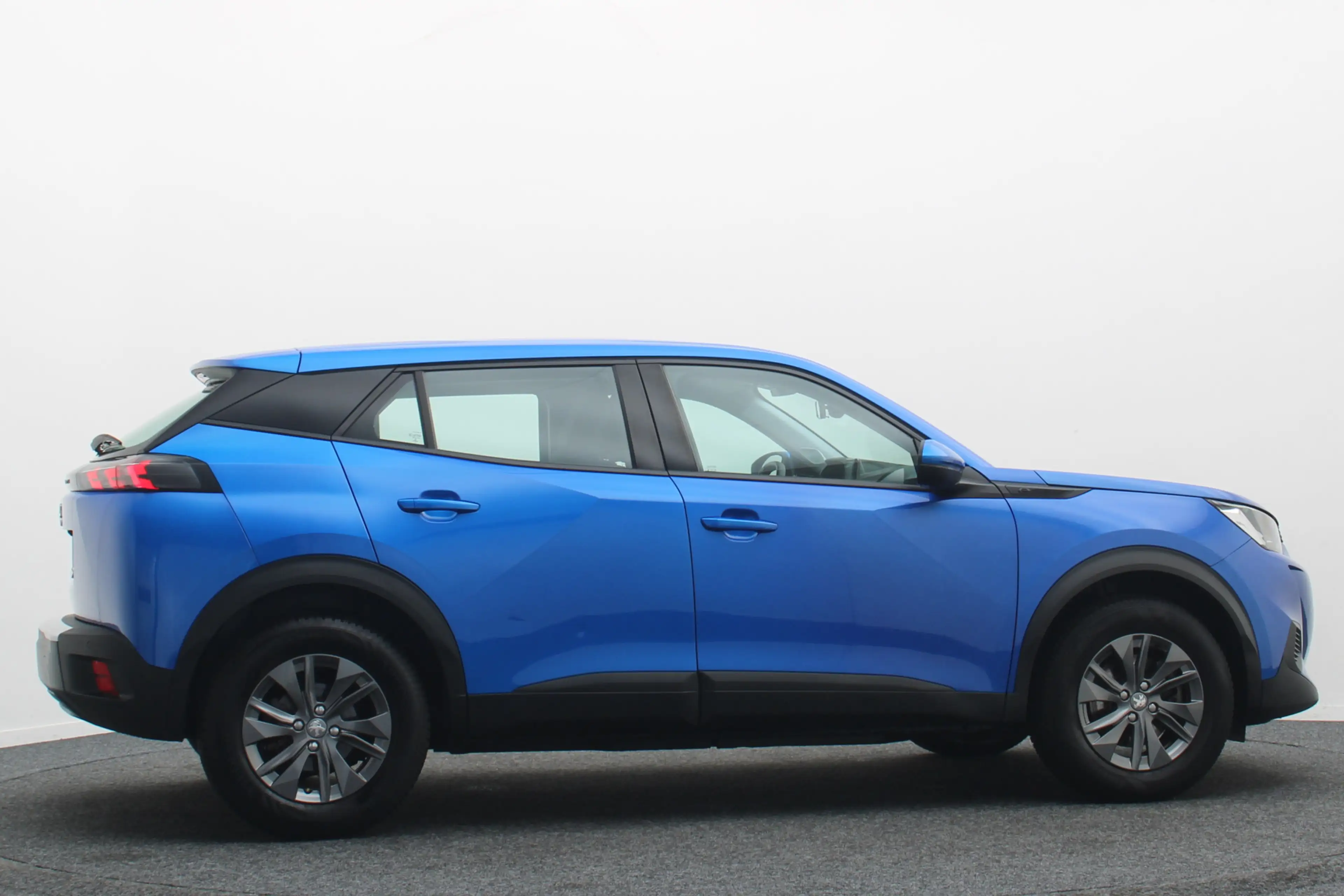 Peugeot e-2008 EV Active Pack 50 kWh SOH 90%, Camera, Apple Carpl — photo 8