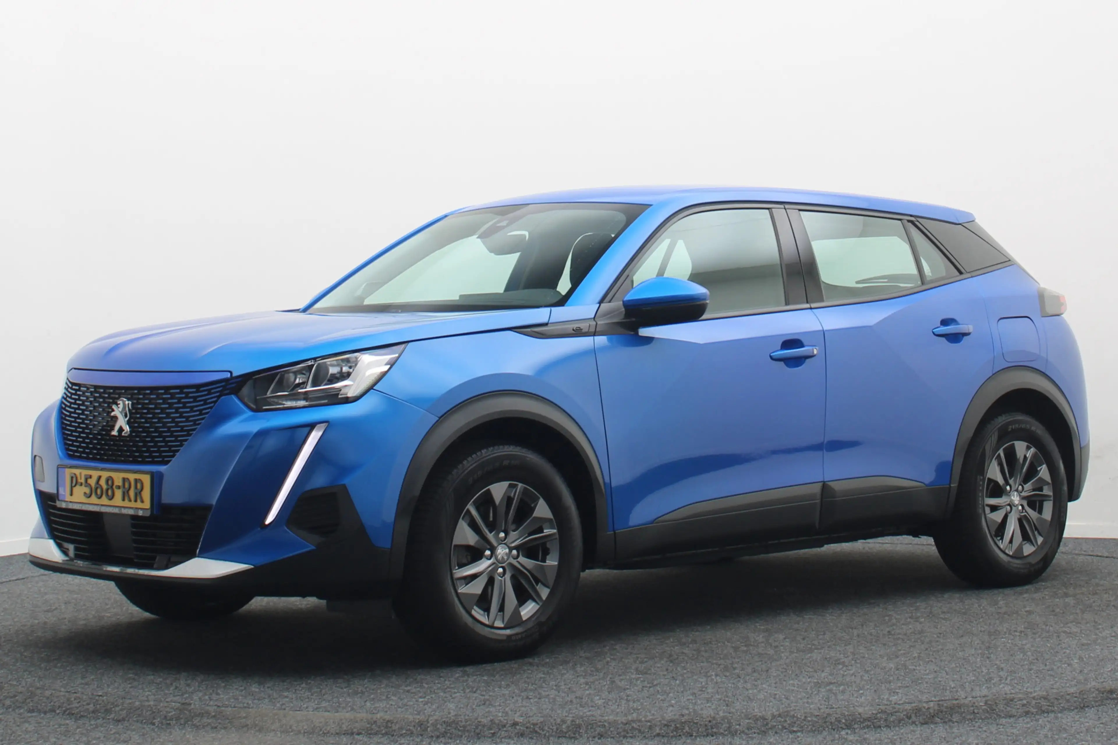 Peugeot e-2008 EV Active Pack 50 kWh SOH 90%, Camera, Apple Carpl — photo 13