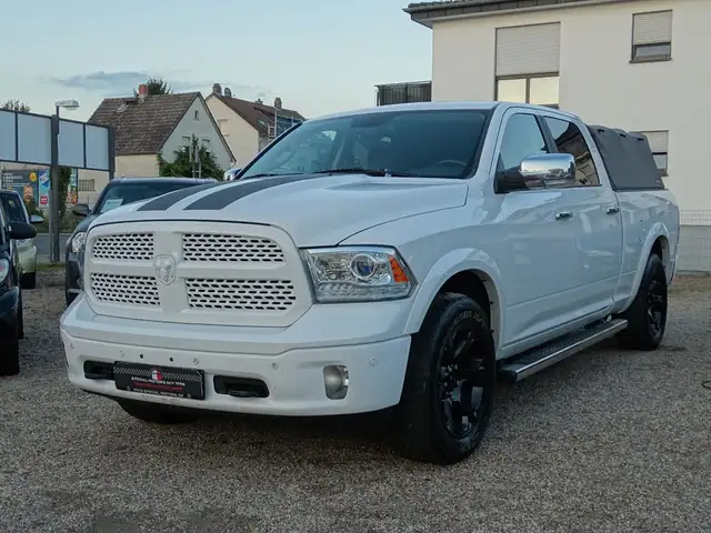 Dodge RAM 1500 5.7 V8 4x4 HEMI LARAMIE CrewCab*1.HAND