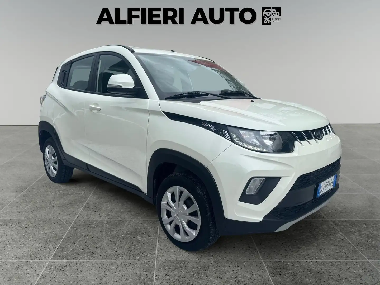 Mahindra KUV100 1.2 VVT Benzina 87cv MT5  K6+ Blanco - 1