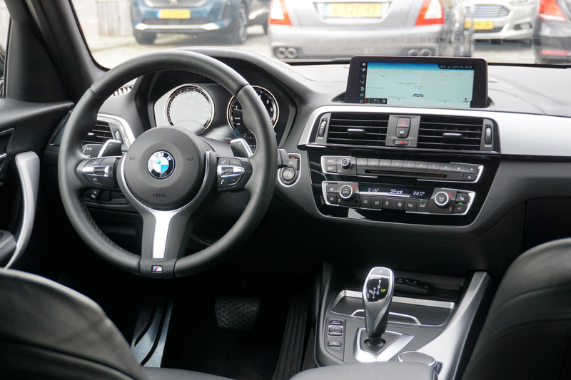 BMW 140 1-serie M140i High Executive — photo 9