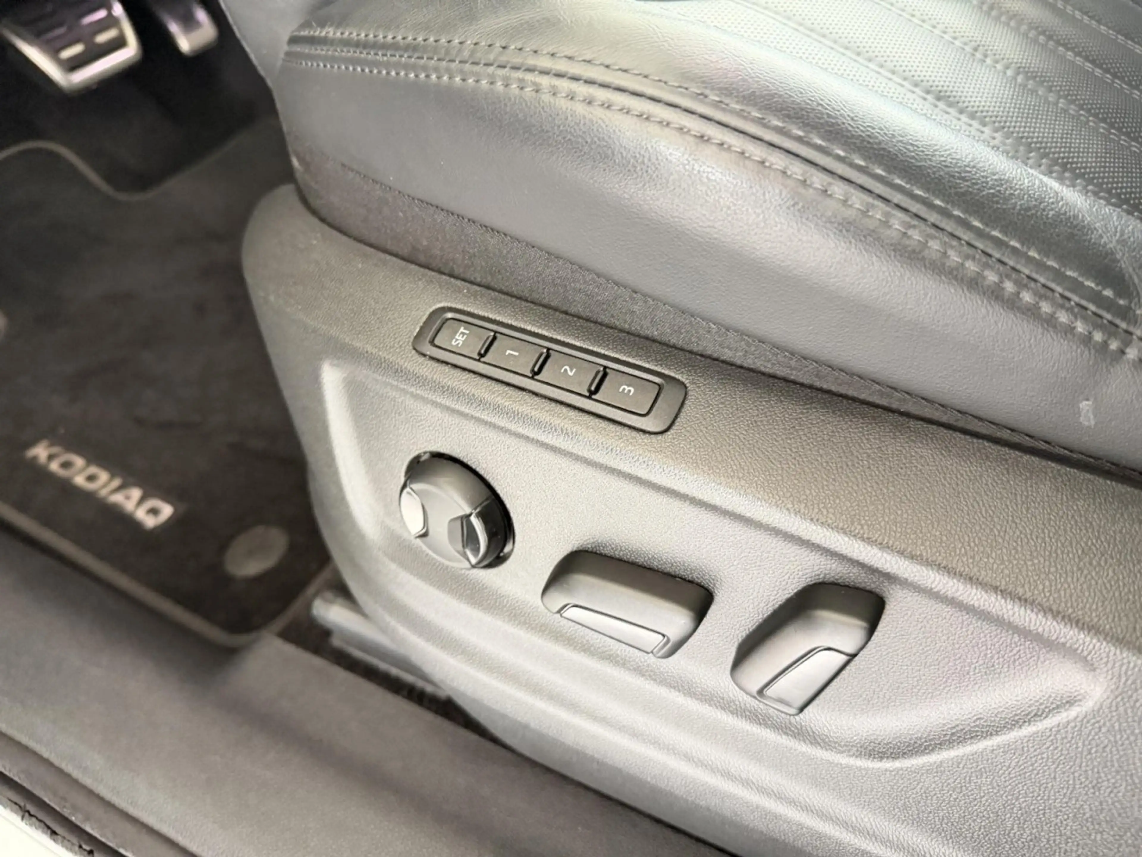Skoda Kodiaq L&ampK 2.0 TDI DSG NAVI LED ACC 7 SI PDC Klima — photo 12