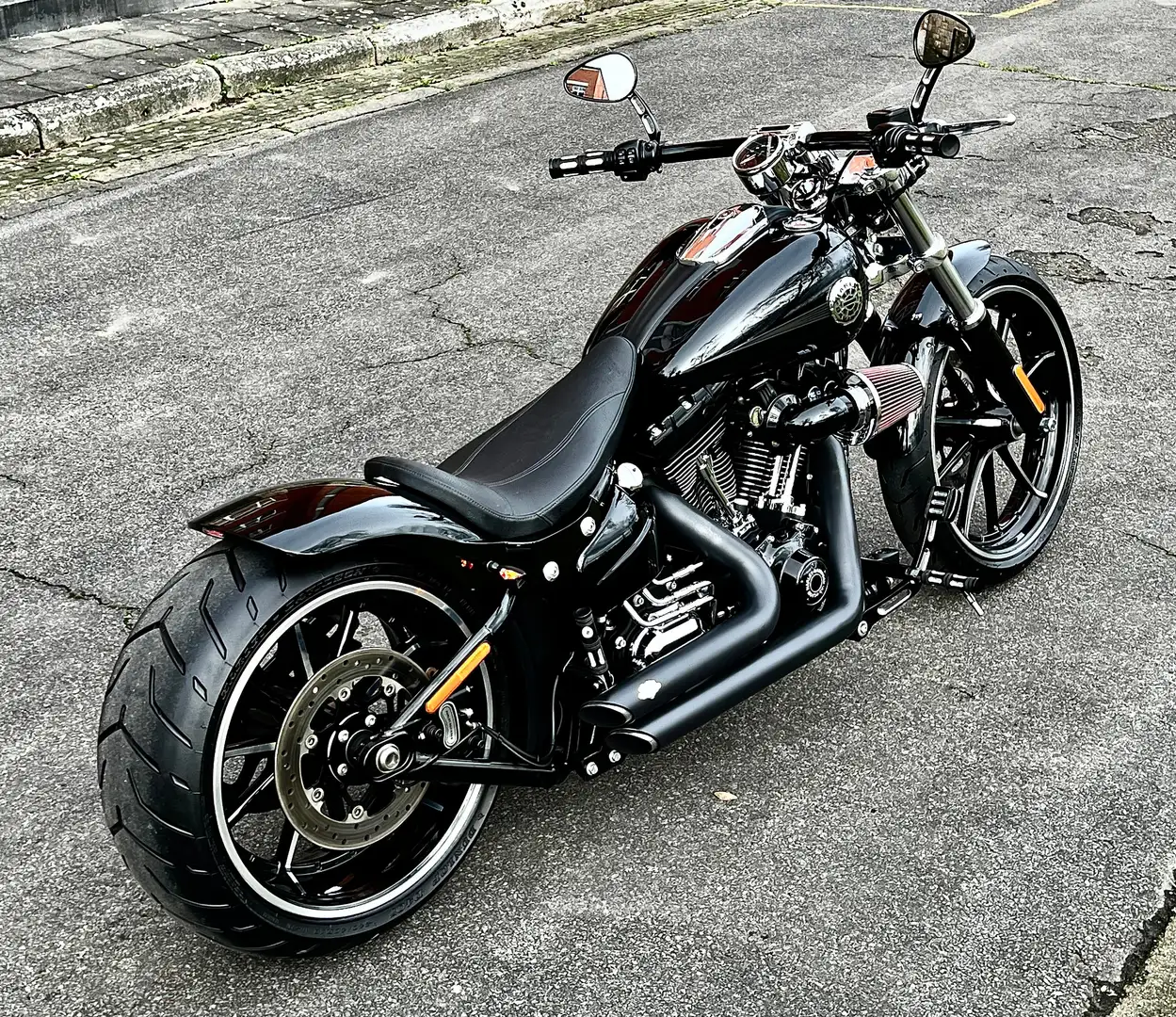 Harley-Davidson Breakout Black Custom unique 2750kms Noir - 1
