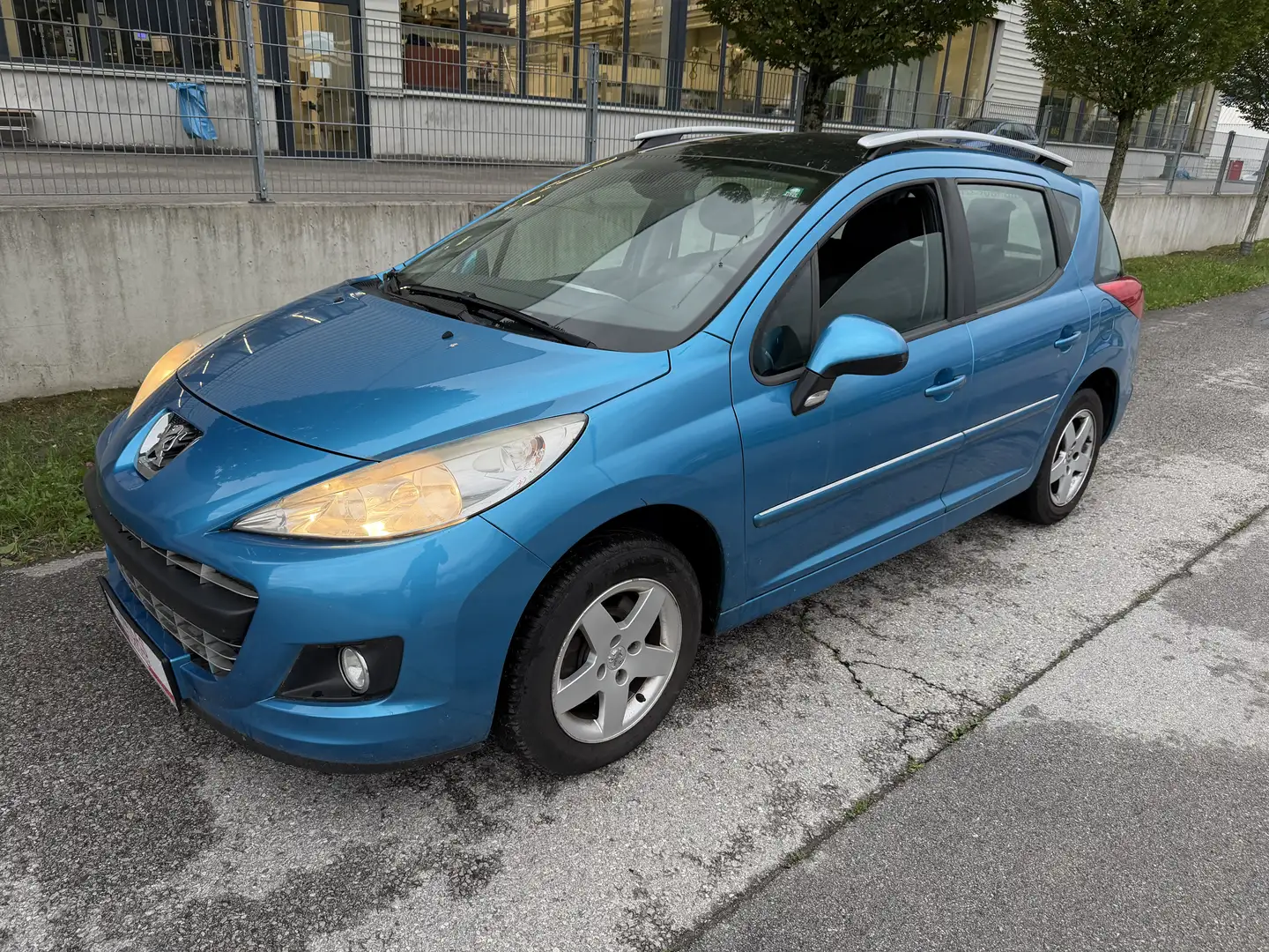 Peugeot 207 SW 1,4 VTi 100 Professional Line Blau - 1