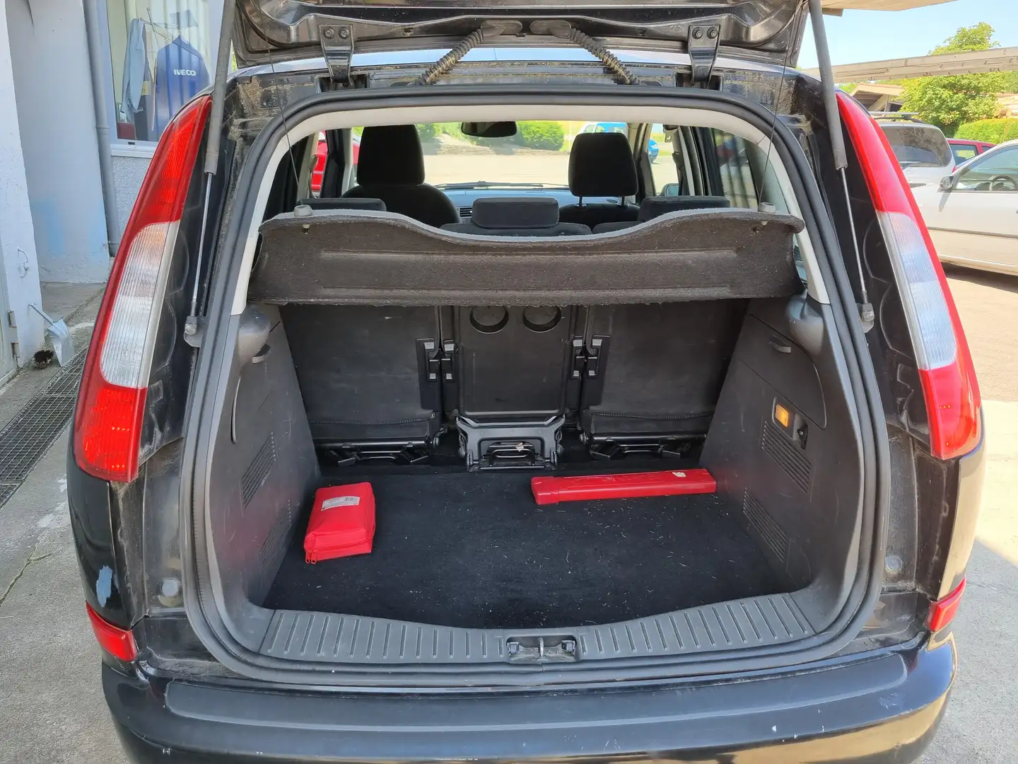 Ford Focus C-Max 2.0 Ghia / Euro 4 / Klima / Tüv 07-2025 Schwarz - 2