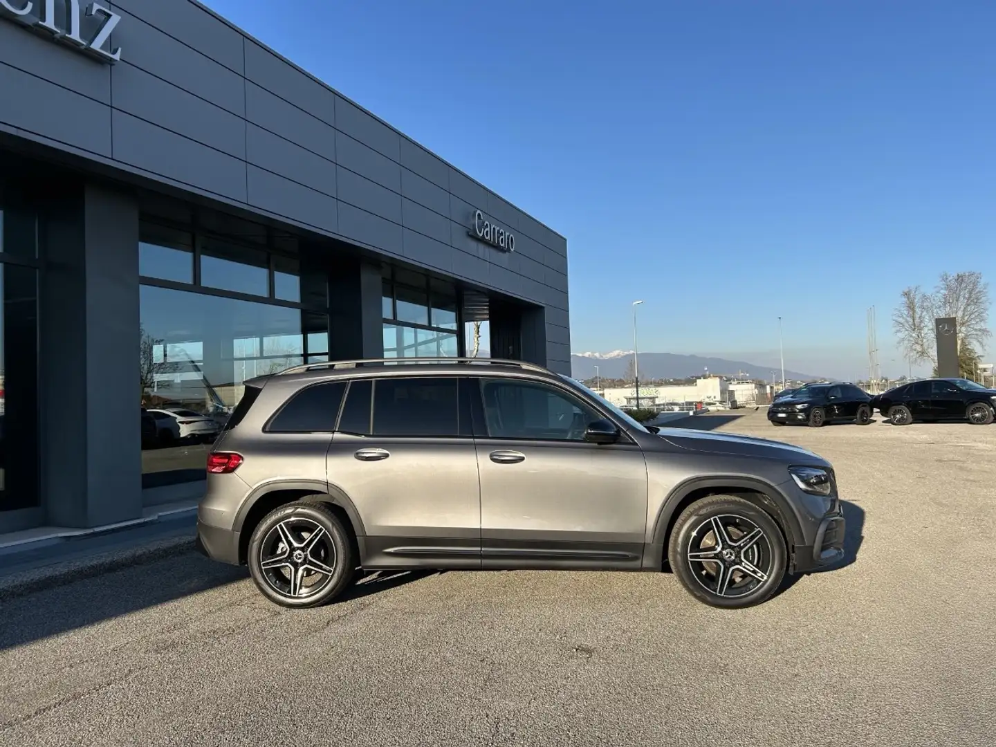 Mercedes-Benz GLB 200 d Gris - 2