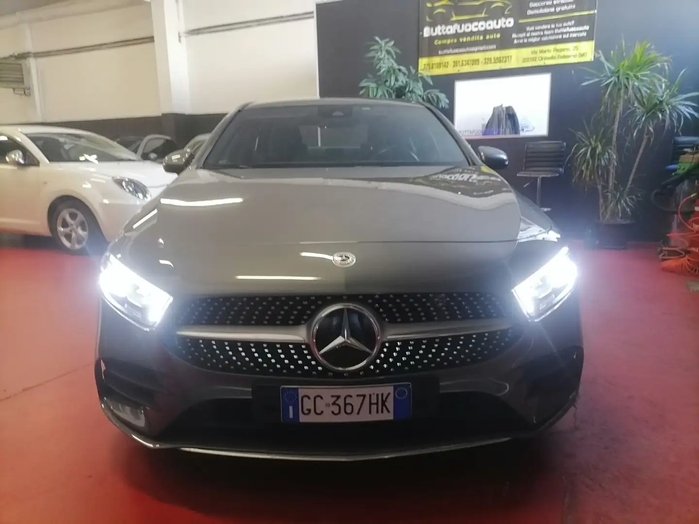 Mercedes-Benz A 180 Classe A - V177 2018 d Premium auto AMG Gris - 2