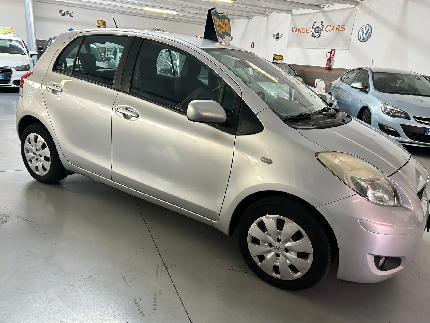 Toyota Yaris Yaris II 5p 1.3 dual Sol Argento - 2