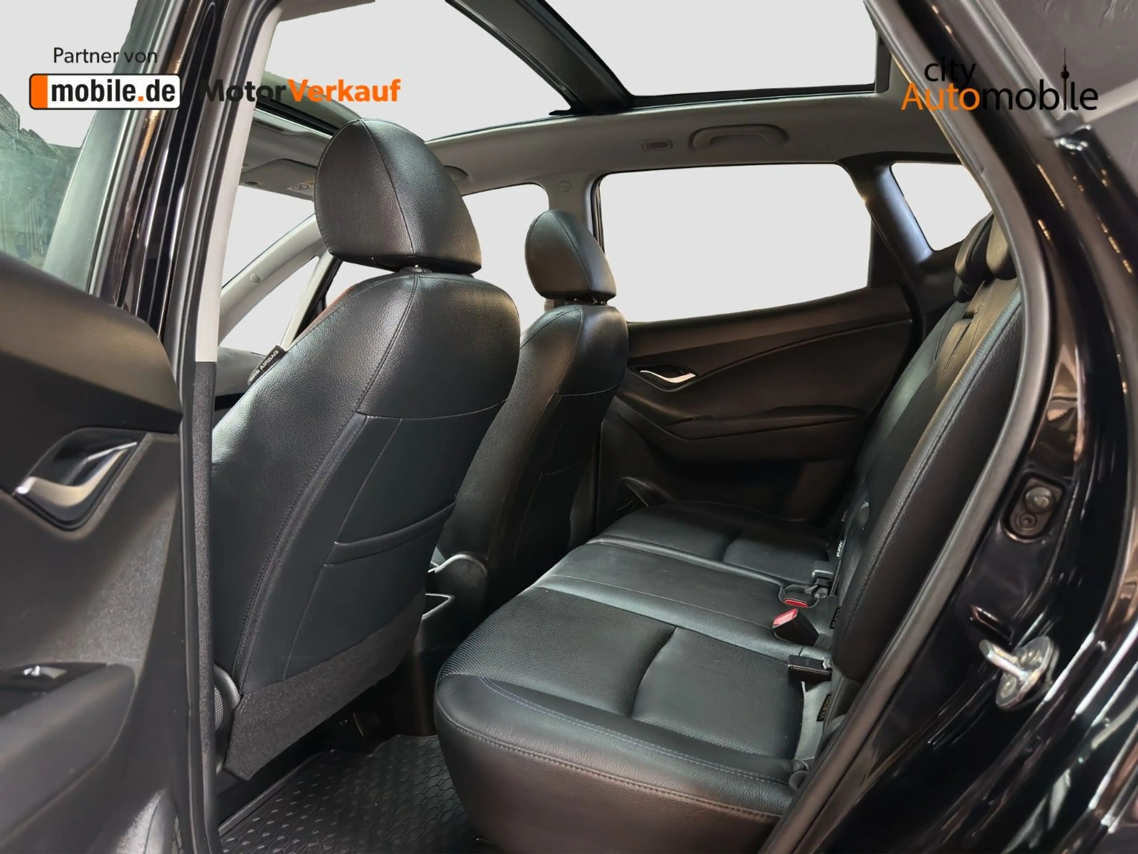 Hyundai iX20 Style/Pano-Dach/Tempomat/Leder/SHZ/PDC — photo 11