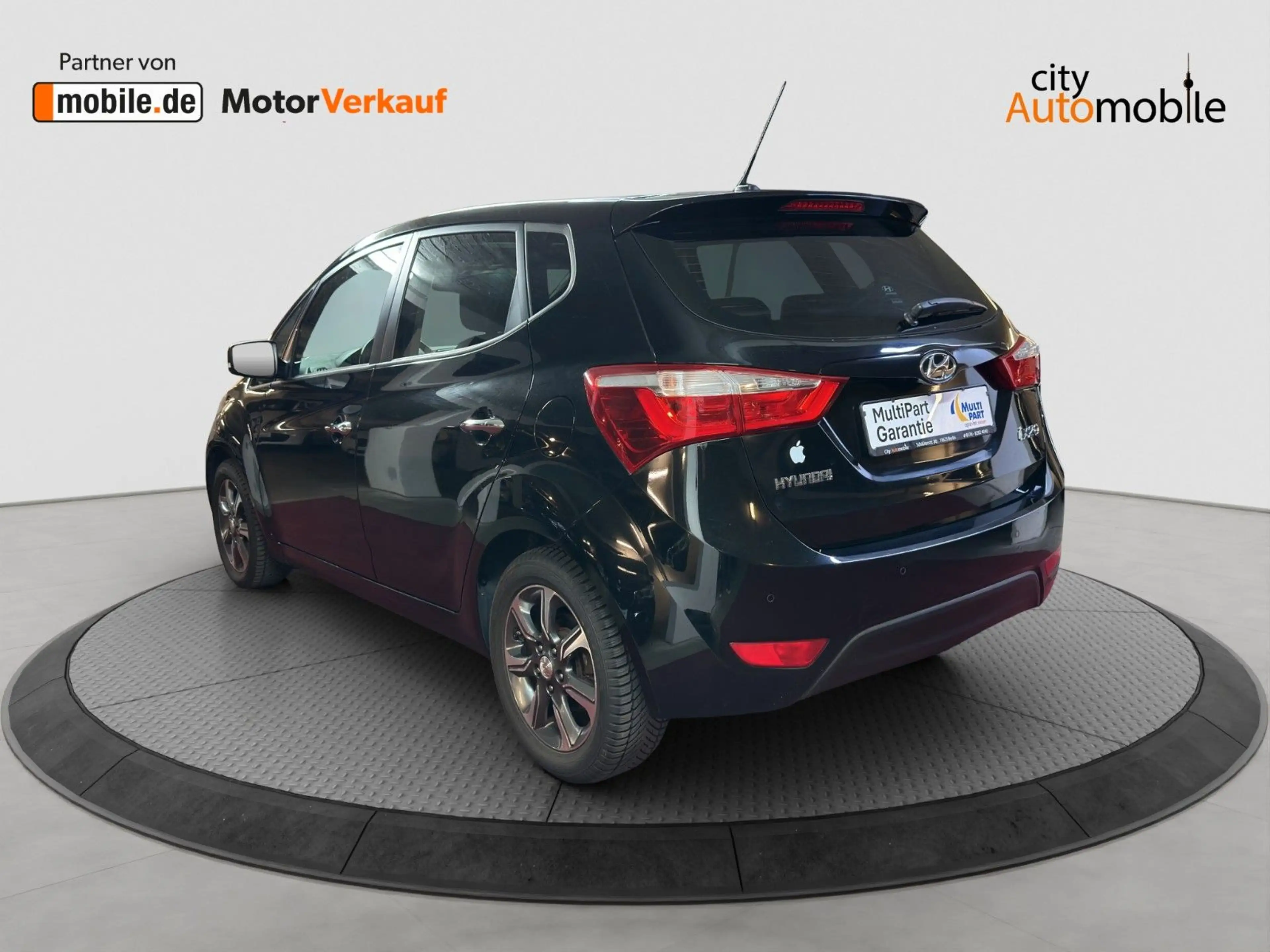 Hyundai iX20 Style/Pano-Dach/Tempomat/Leder/SHZ/PDC — photo 3