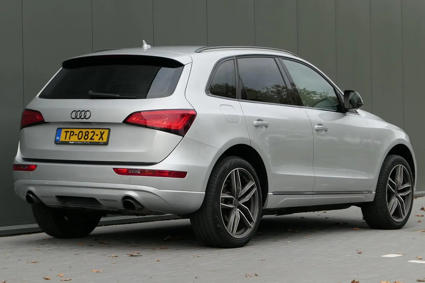 Audi Q5 2.0 TFSI quattro Pro Line Leder Navi Stoelverwarmi Gris - 2
