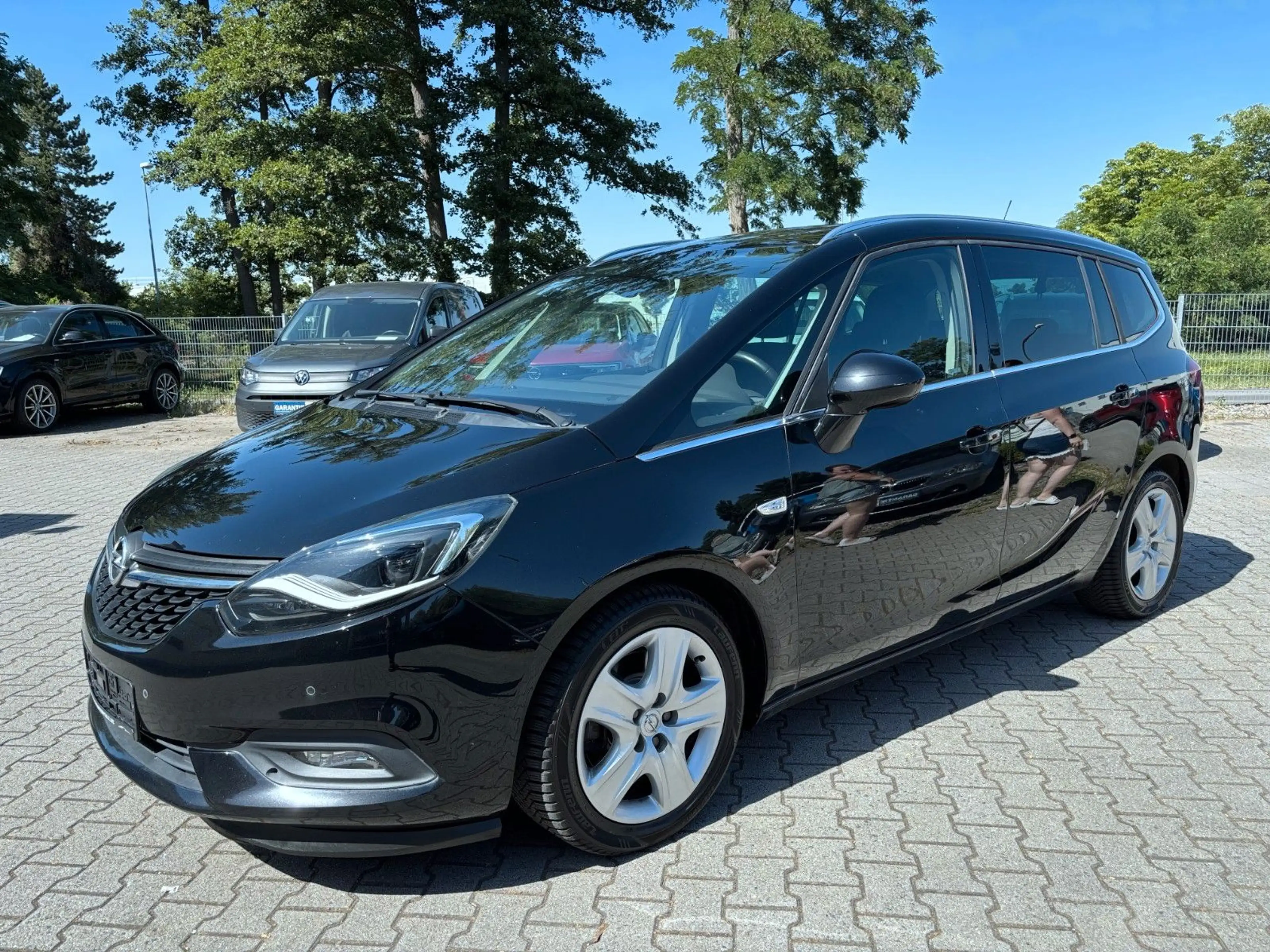 Opel Zafira Tourer Innovation Auto.*Navi*LED*AHK*CAM* — photo 4