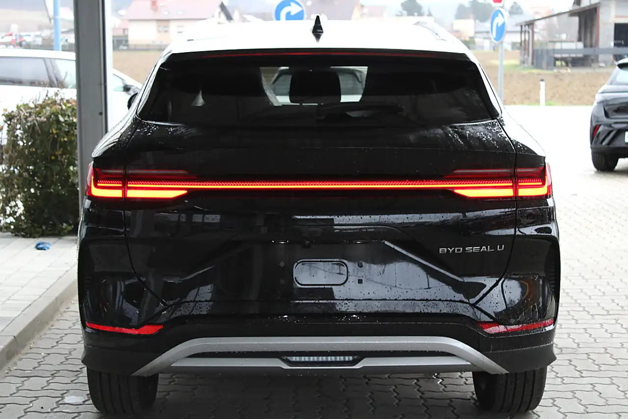 BYD SEAL U