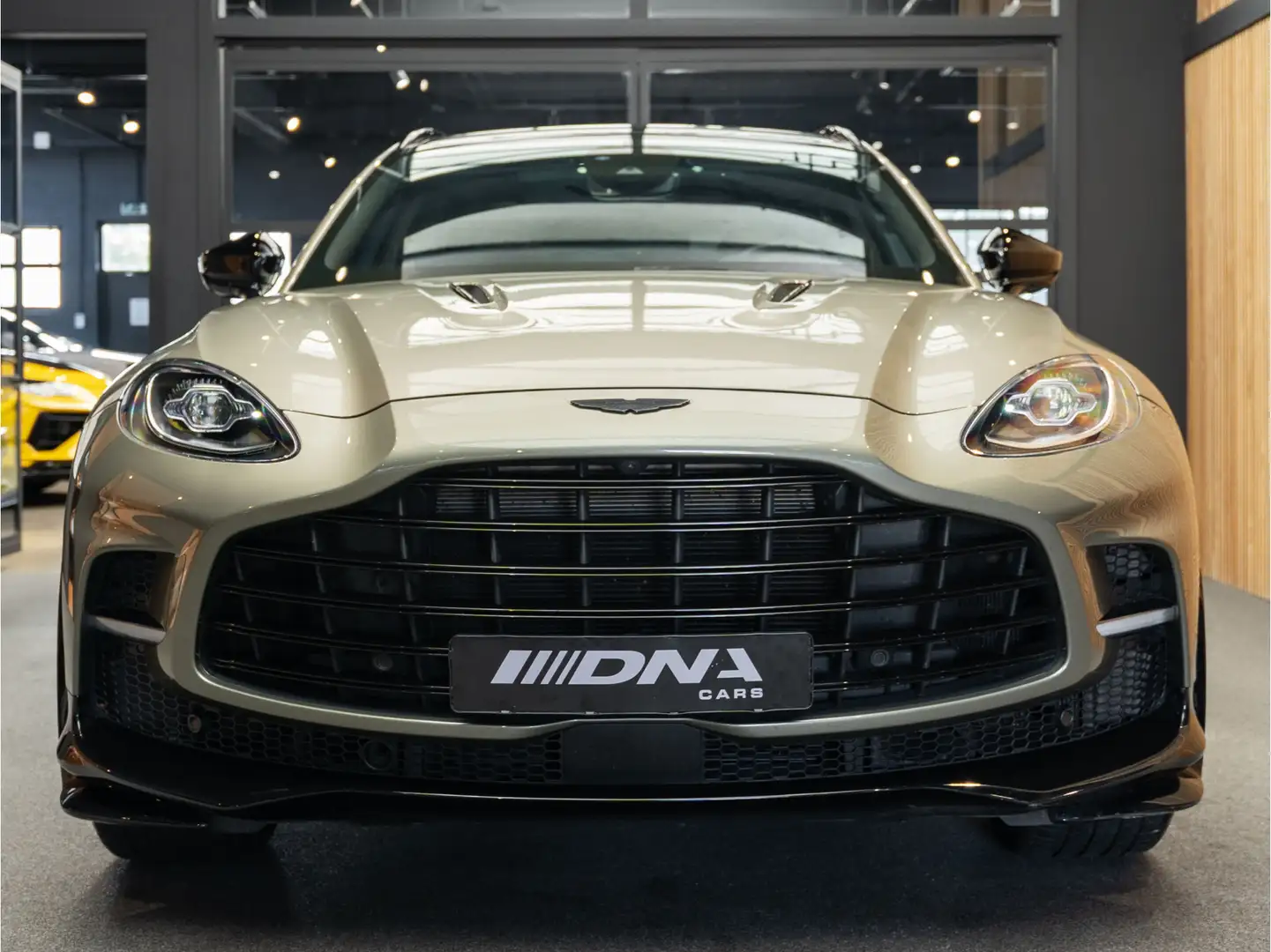 Aston Martin DBX 707 4.0 V8 Stoelventilatie Pano 4.0 V8 707 Trekhaa Gris - 2