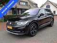 Volkswagen Tiguan 1.5TSI Elegance ACC/VIRTUAL/TREKHAAK/CAMERA/CARPLA Zwart - thumbnail 1