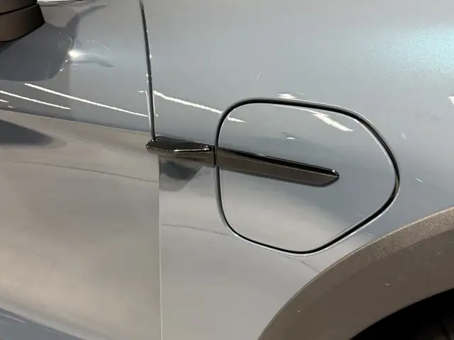 Porsche Taycan view 13