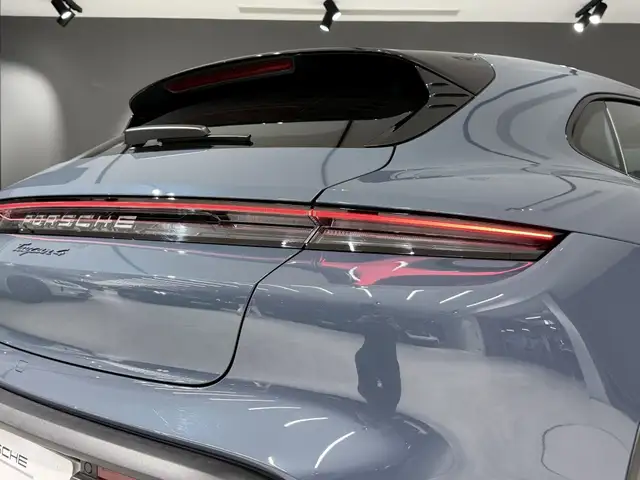Porsche Taycan view 11