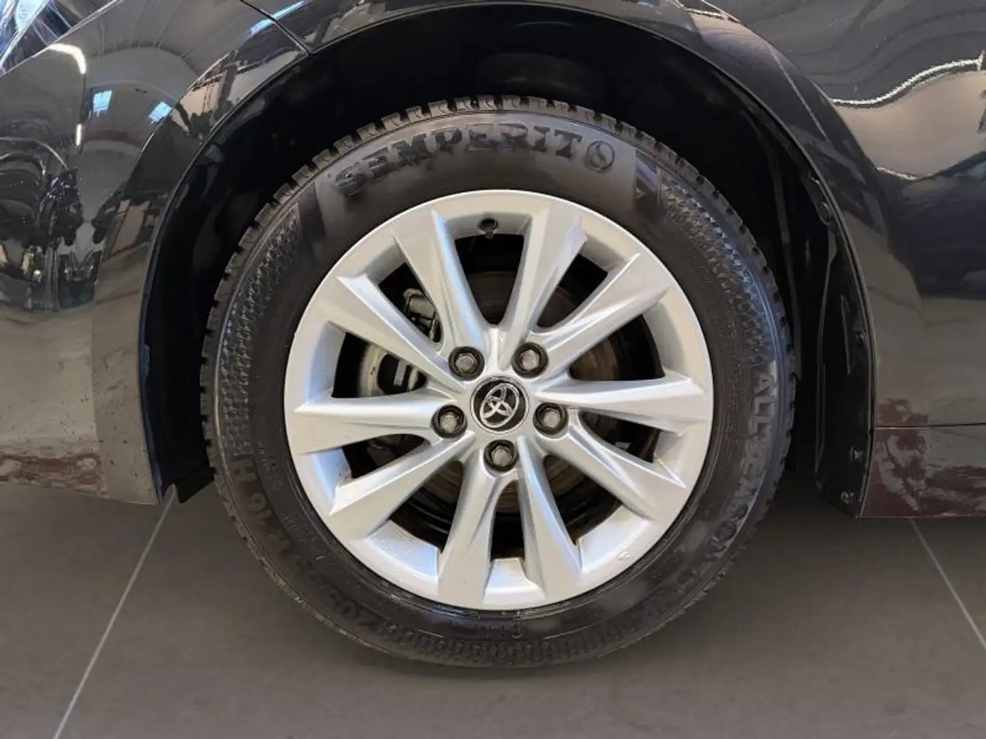 Toyota Corolla Dynamic Black - 2