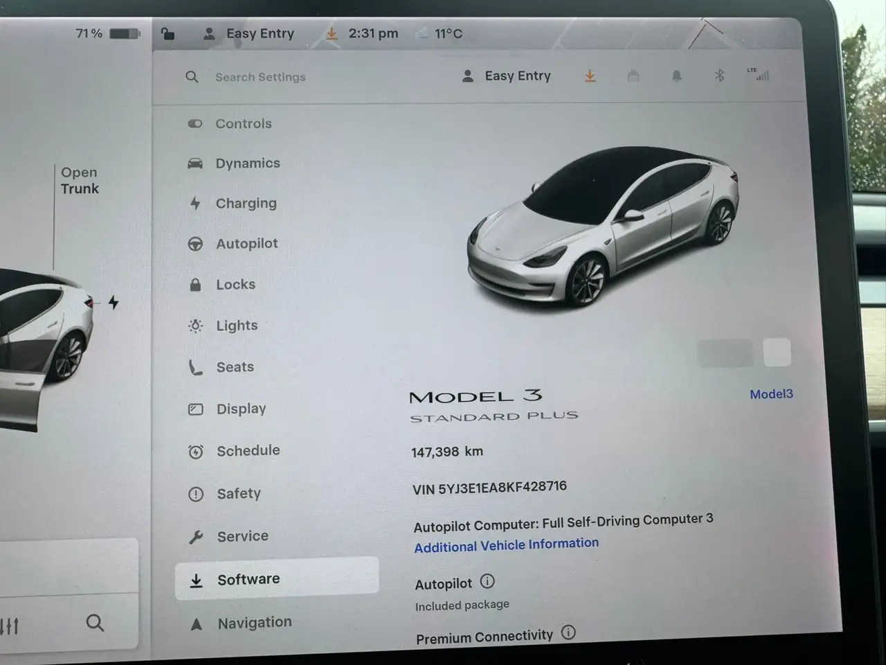 Tesla Model 3 снимка Tesla Model 3