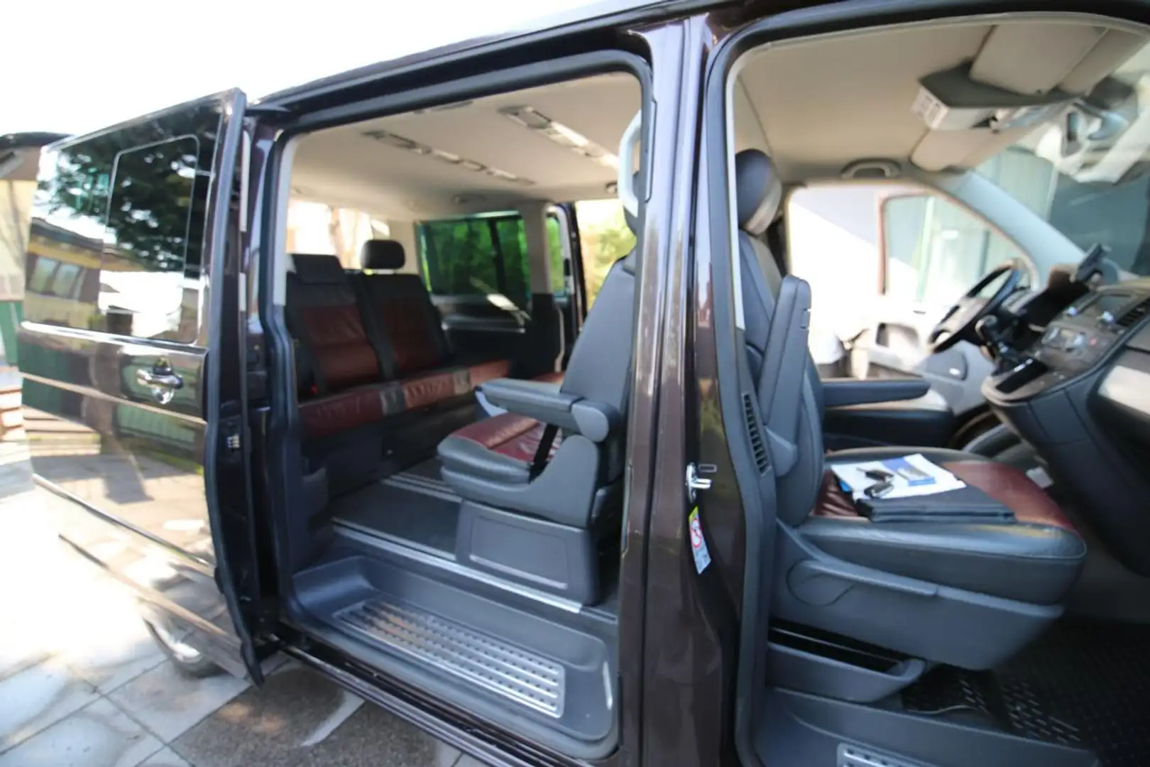 Volkswagen T5 Multivan 2.5 TDI/174CV Tiptr.Highline Marrone - 2