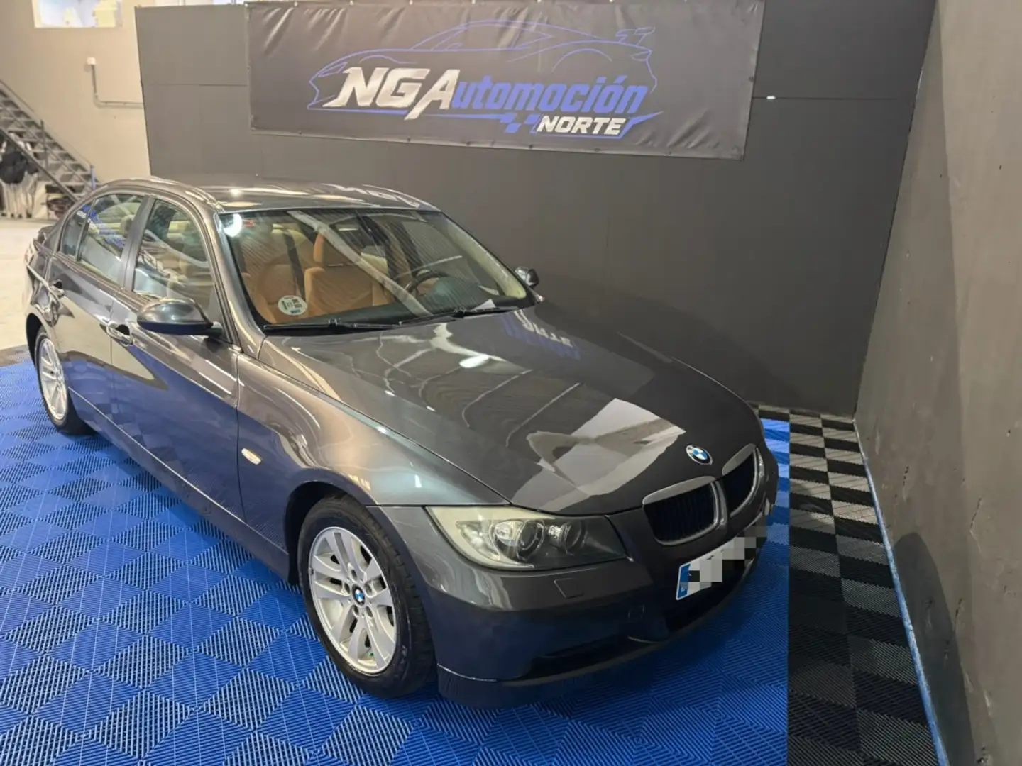 BMW 318 318d Gris - 2