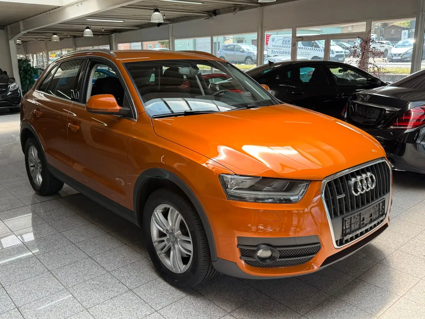 Audi Q3 2.0 TFSI QUATTRO 1.HAND-KLIMAAUTOMATIK-SITZHE Portocaliu - 1