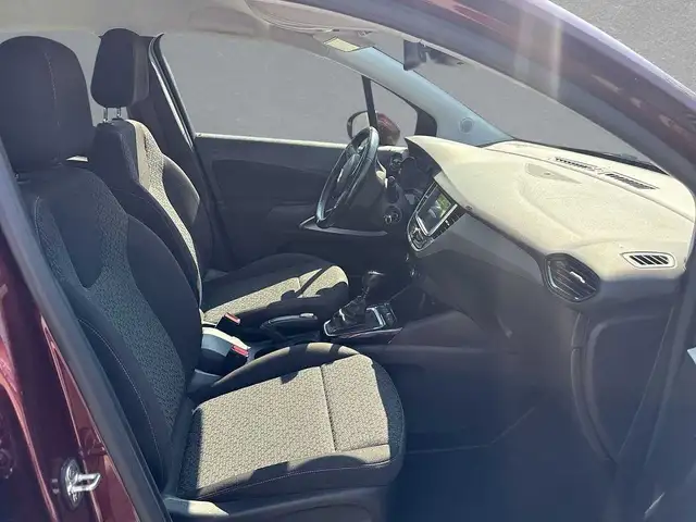 Opel Crossland X view 3