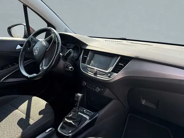 Opel Crossland X view 4