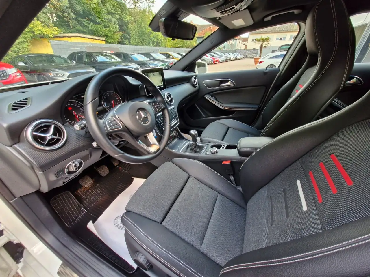 Mercedes-Benz A 180 Citadine 5 portes — photo 9 sur 18