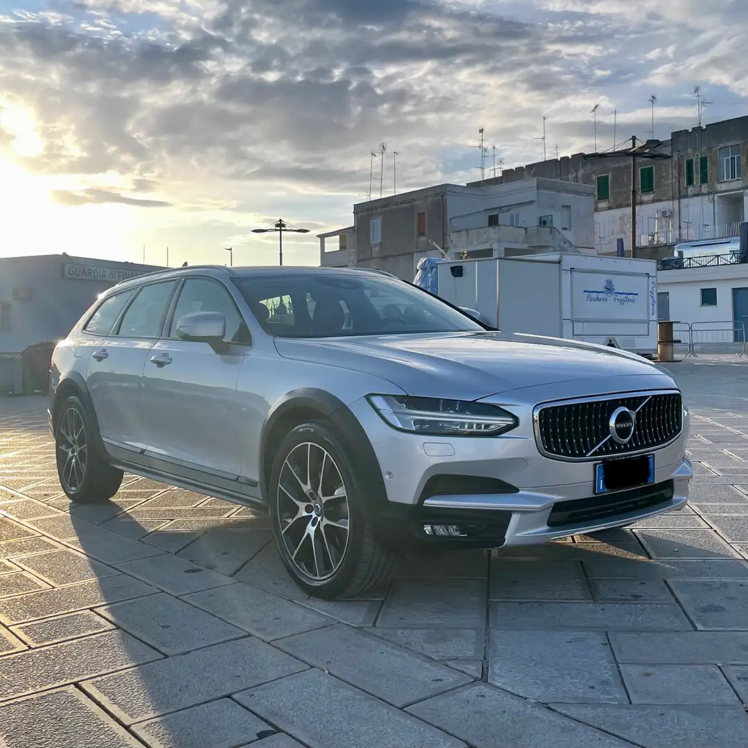 Volvo V90 Cross Country D5 AWD Geartronic Pro Argintiu - 2