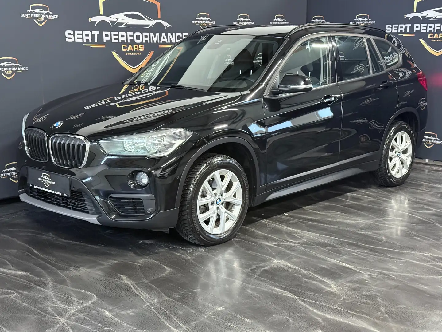 BMW X1 sDrive 18 d Advantage Schwarz - 2