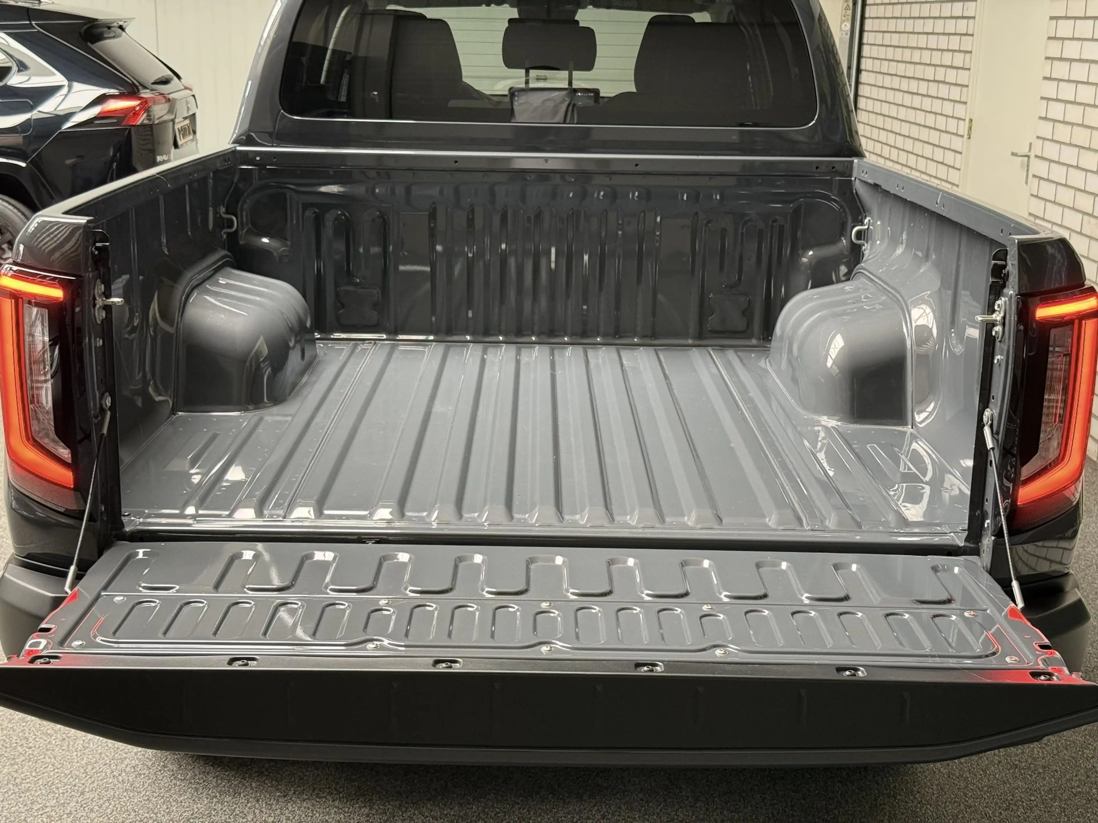 Toyota Hilux Professional Dubbele Cabine 59,2 kWh Electric — photo 9