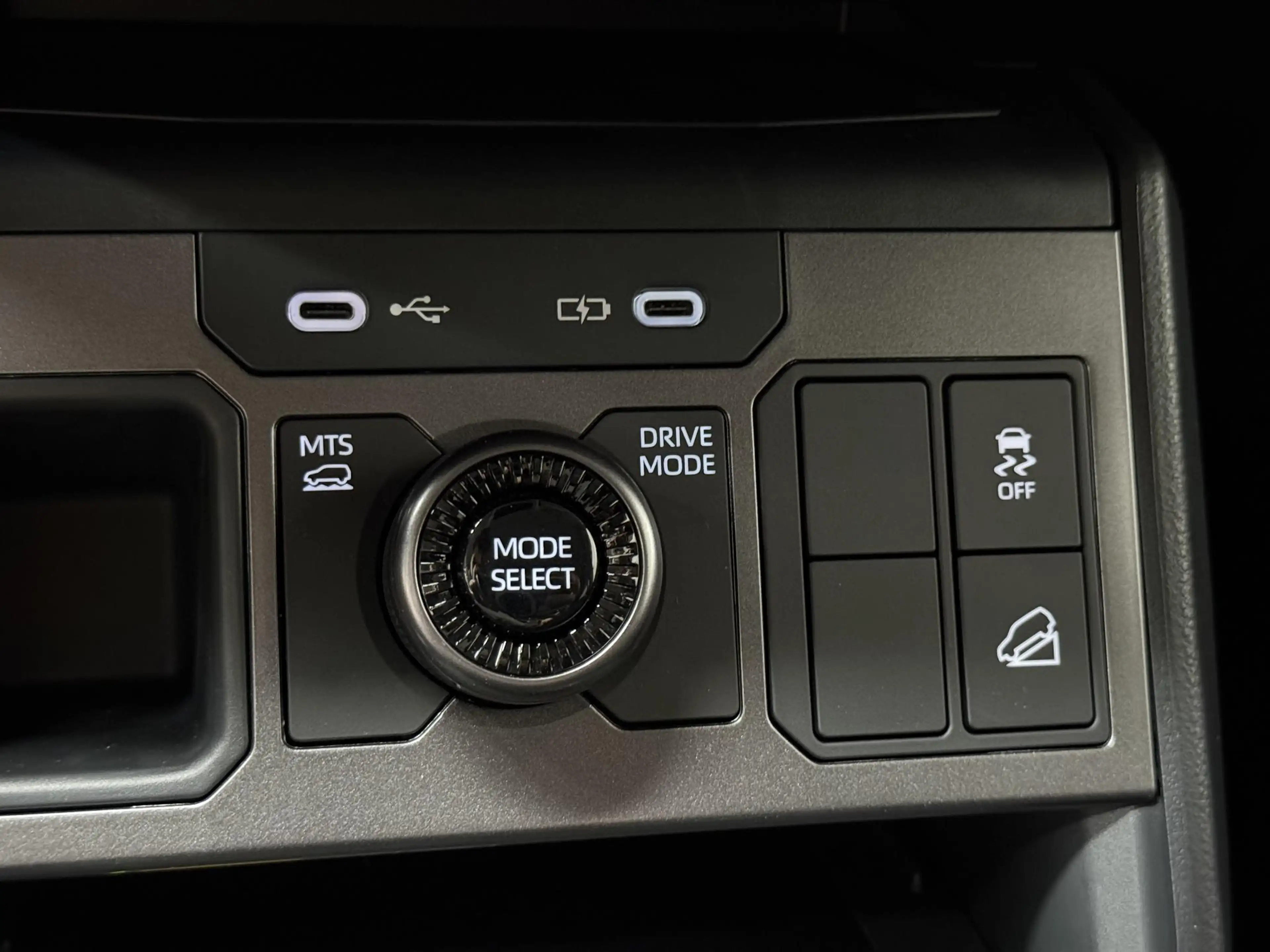 Toyota Hilux Professional Dubbele Cabine 59,2 kWh Electric — photo 17