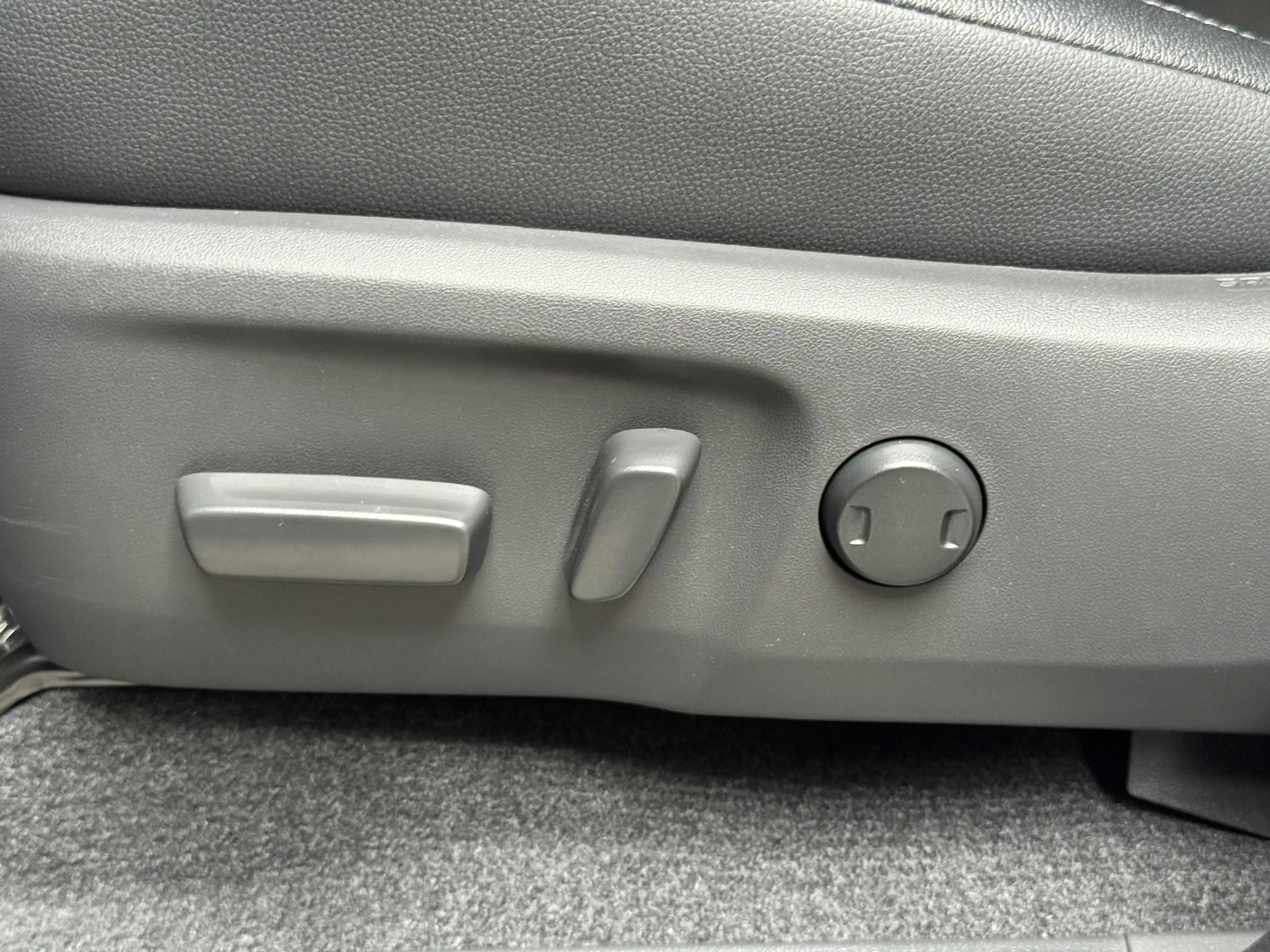 Toyota Hilux Professional Dubbele Cabine 59,2 kWh Electric — photo 13