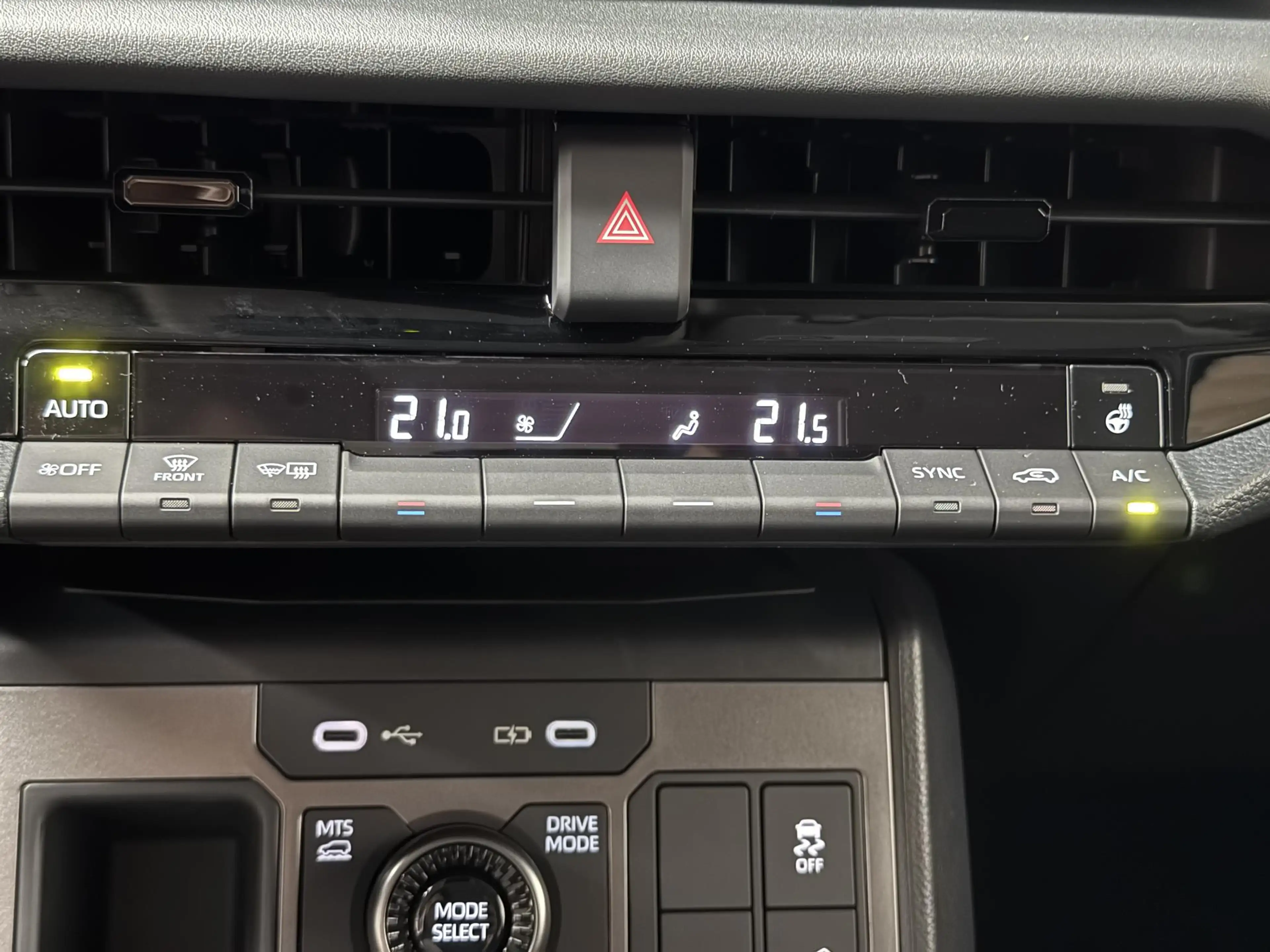 Toyota Hilux Professional Dubbele Cabine 59,2 kWh Electric — photo 16