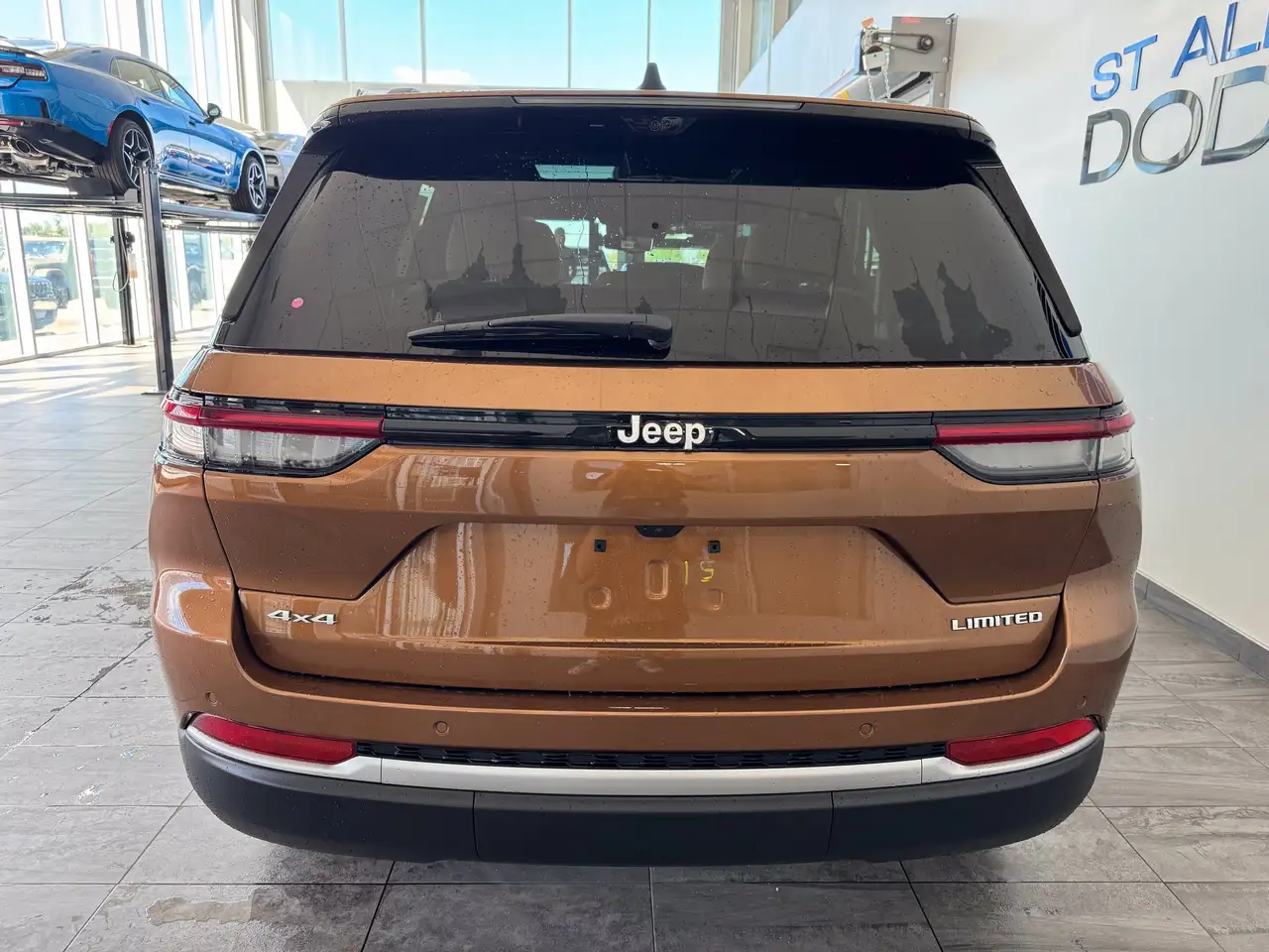 Jeep Grand Cherokee снимка Jeep Grand Cherokee
