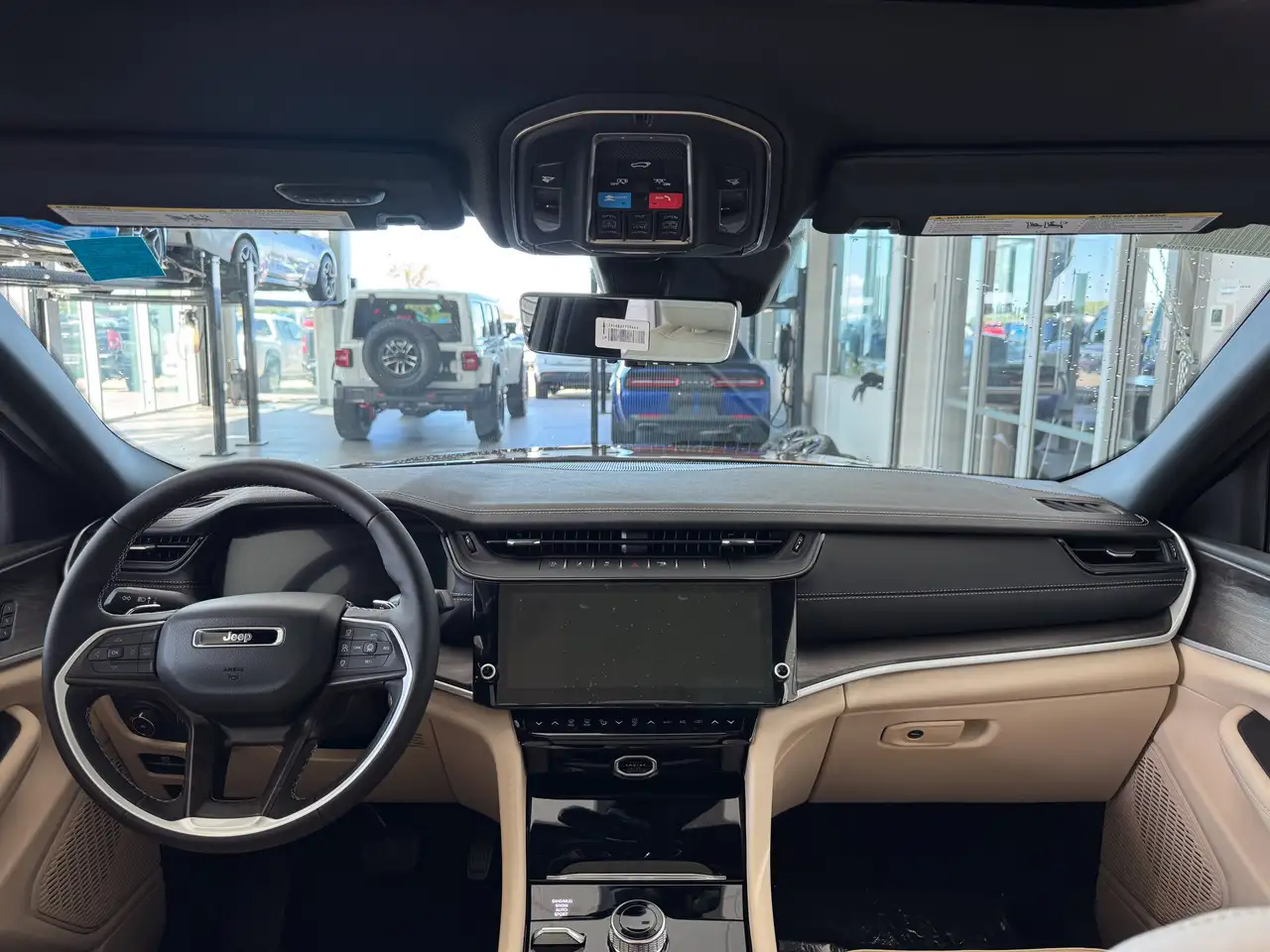 Jeep Grand Cherokee снимка Jeep Grand Cherokee