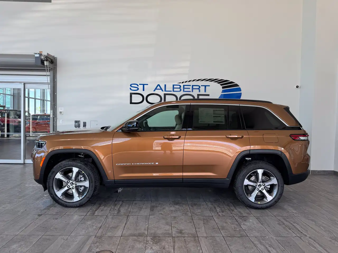 Jeep Grand Cherokee снимка Jeep Grand Cherokee