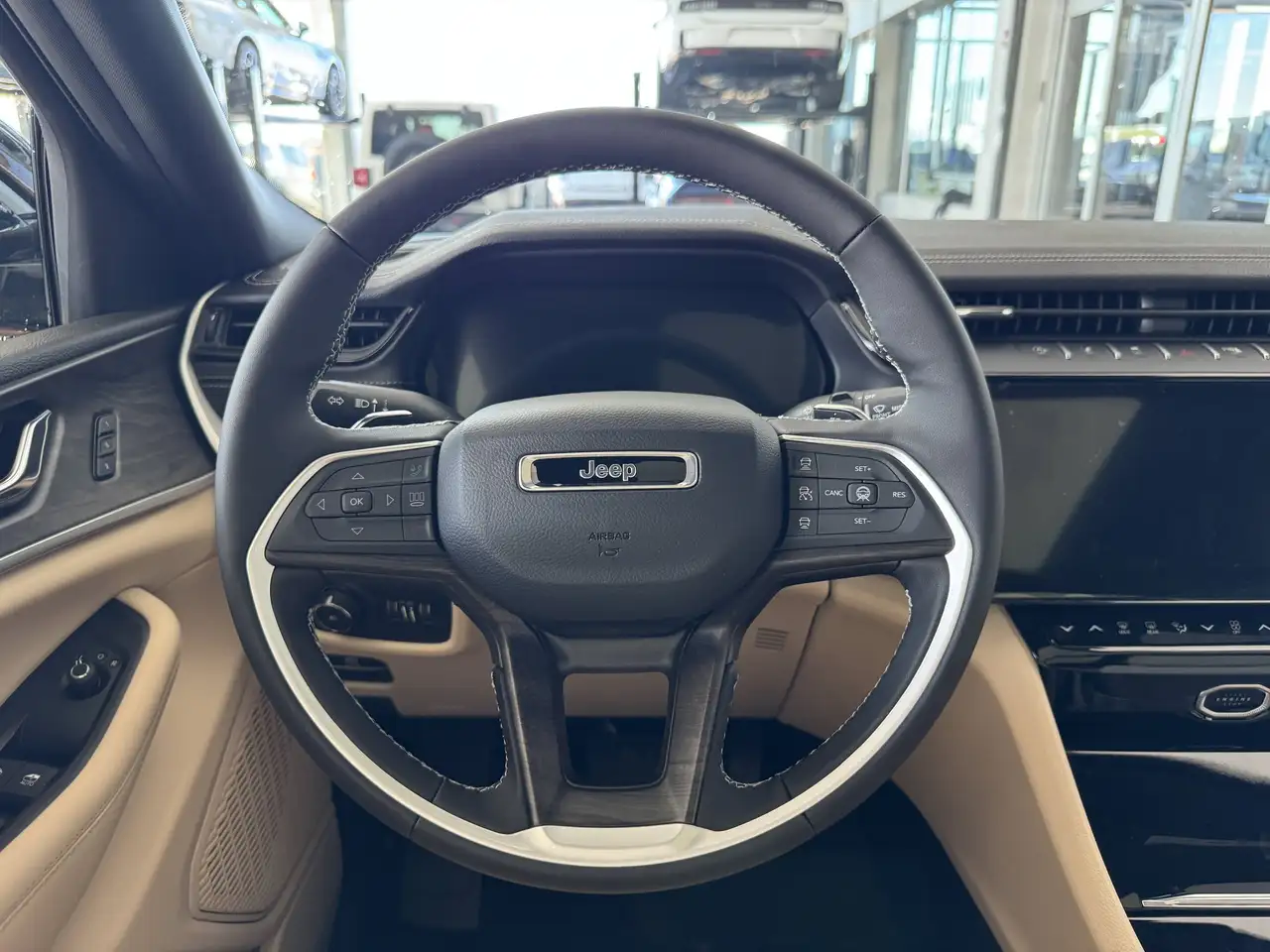 Jeep Grand Cherokee снимка Jeep Grand Cherokee