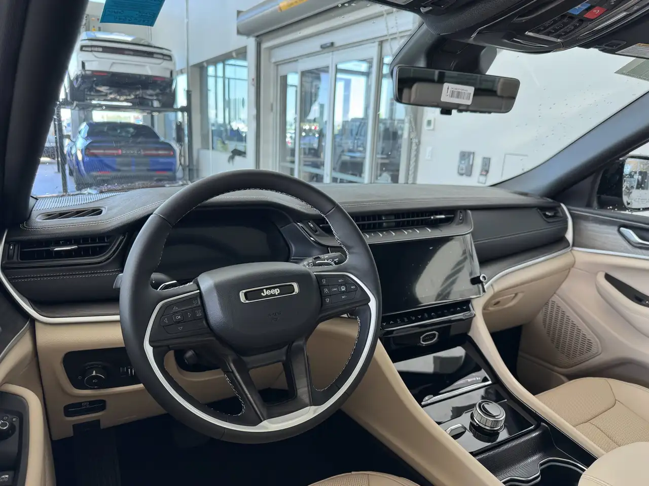 Jeep Grand Cherokee снимка Jeep Grand Cherokee