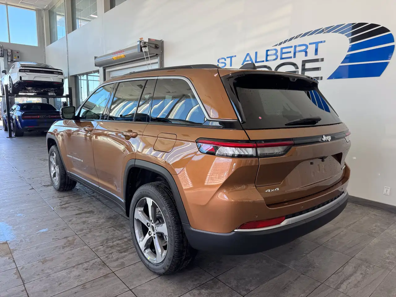 Jeep Grand Cherokee снимка Jeep Grand Cherokee
